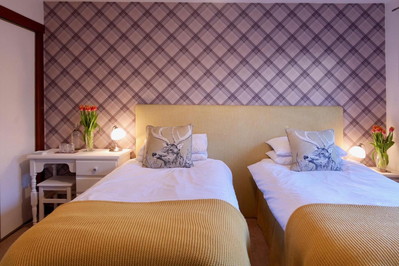 Brookford B&B Dalry  ภายนอก รูปภาพ