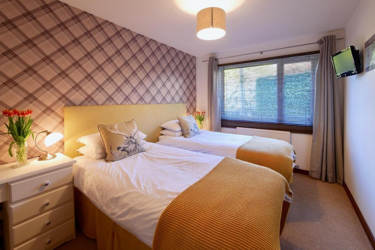 Brookford B&B Dalry  ภายนอก รูปภาพ